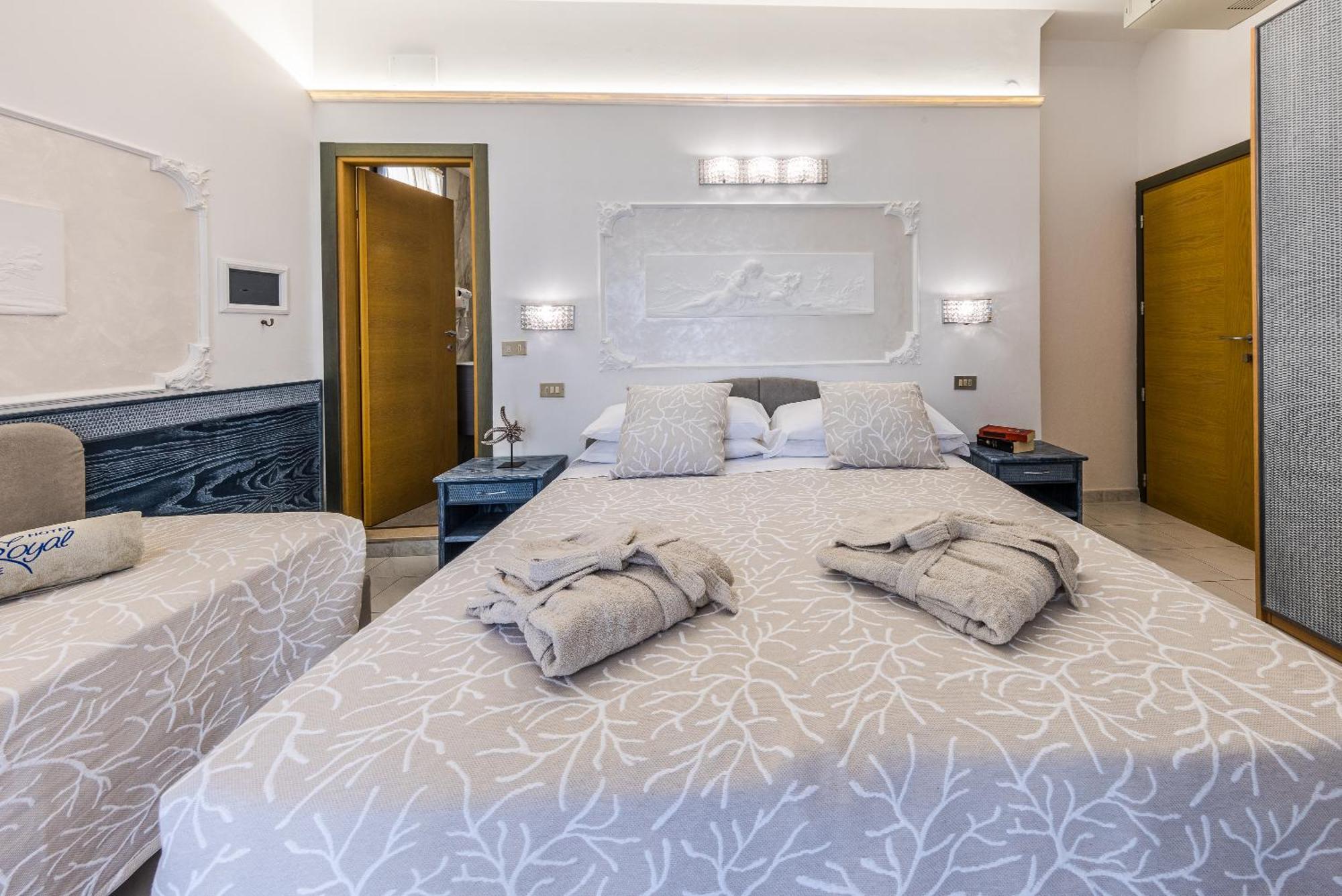 Royal Boutique Hotel ริชโชเน ภายนอก รูปภาพ
